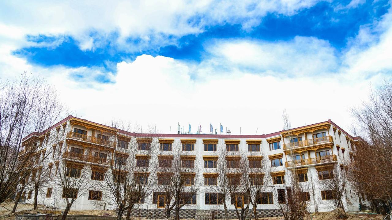 Hotel Deskitsal Leh Exteriör bild