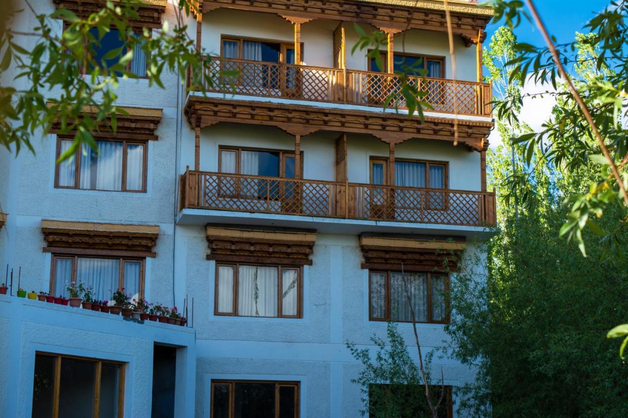 Hotel Deskitsal Leh Exteriör bild