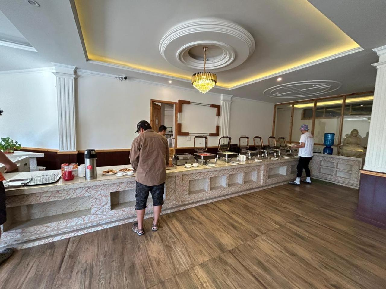 Hotel Deskitsal Leh Exteriör bild
